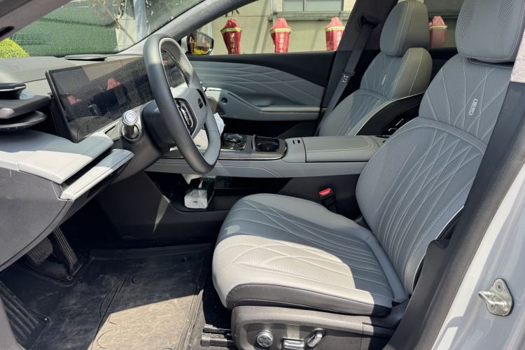 Used Geely Galaxy E8 2025 700 km Long-Range Intelligent Driving Version
