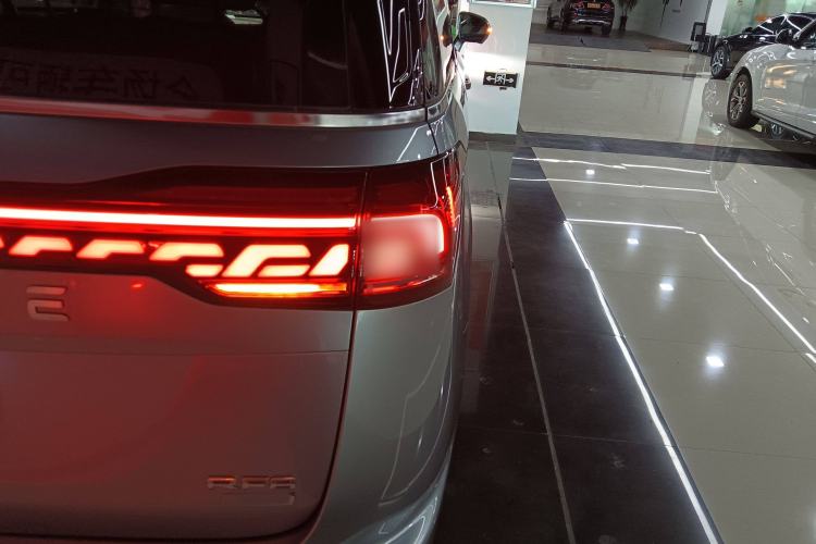 Used JAC Refine RF8 PHEV 2024 Zhiling Edition 1.5T 150KM Flagship Model – Lithium Iron Phosphate