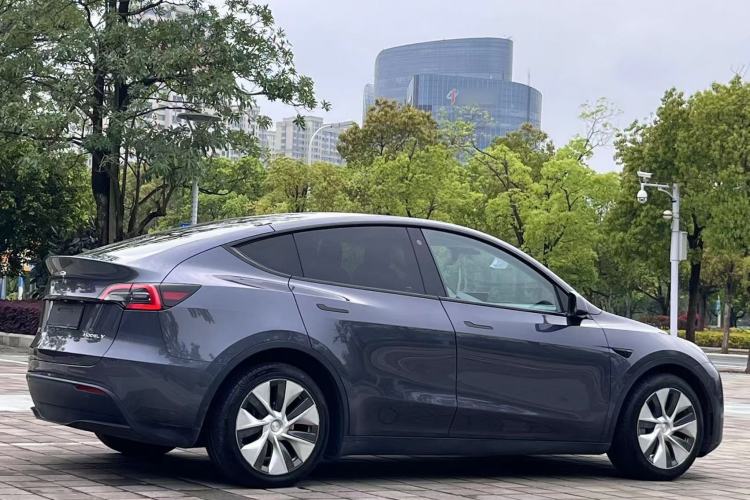 Used Tesla Model Y 2021 Long-Range All-Wheel-Drive Version
