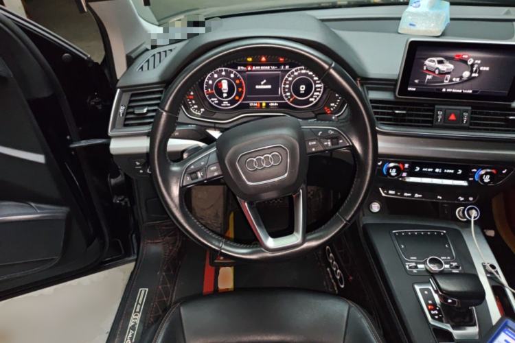 Used Audi Q5L 2018 40 TFSI Prestige Fashion Edition China VI Steering Wheel