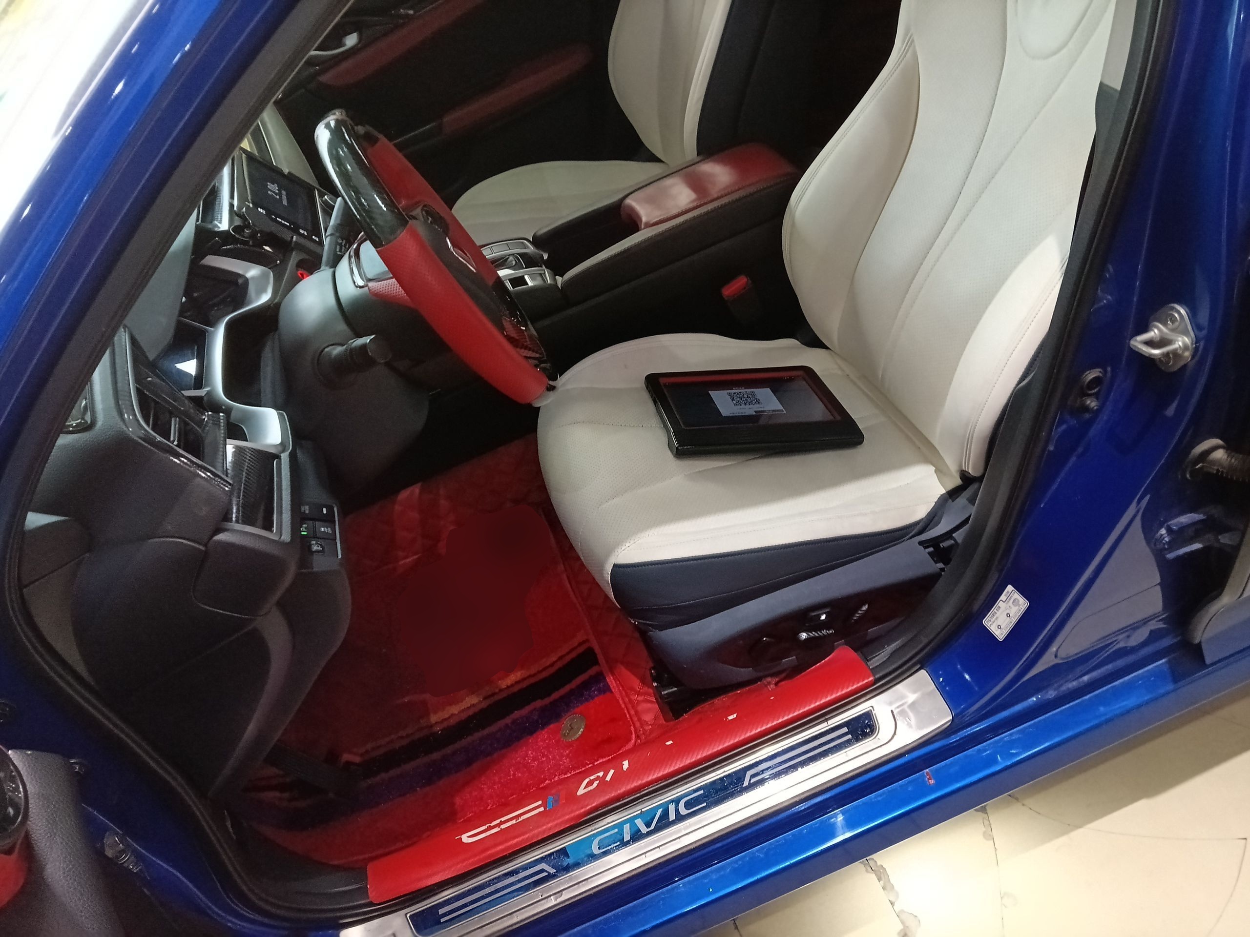 المقاعد الأمامية داخل السيارة