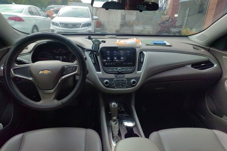 Used Chevrolet Malibu XL 2019 535T CVT Rui Xing Edition Center Console