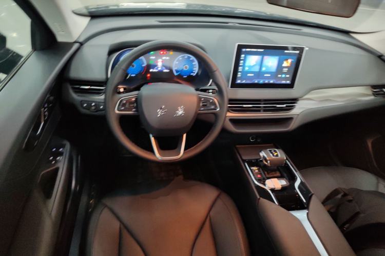 Used Hongqi E-QM5 2022 431 km Charge & Enjoy Edition