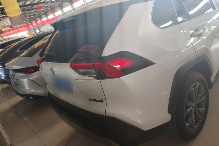 Used Toyota RAV4 2023 2.0L CVT Two-Wheel Drive Fashion Edition
