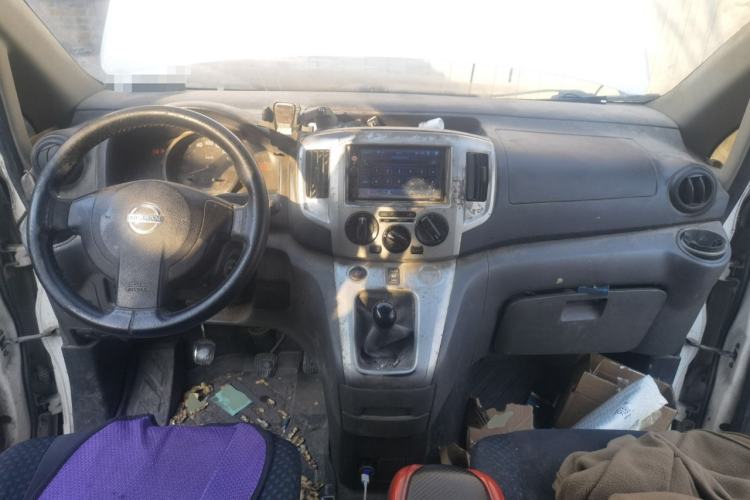 Used Nissan NV200 2011 1.6L 232 Seats Zunya Trim Center Console