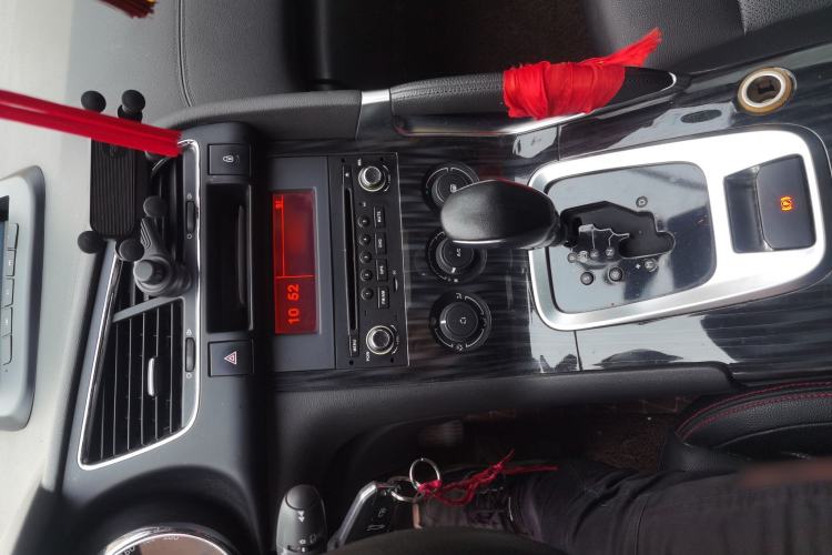 Used Peugeot 3008 2015 2.0L Automatic Classic Edition
