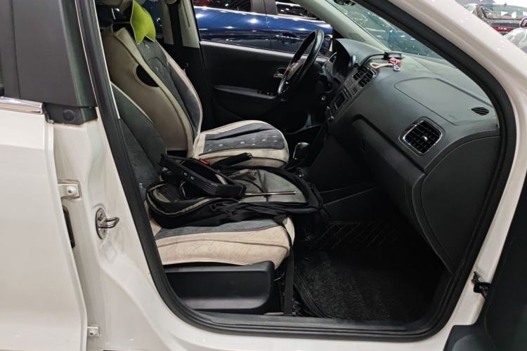 Used Volkswagen Polo 2016 1.6L Automatic Comfort Model Right Front Seat