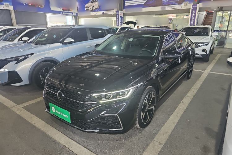 Used Volkswagen Passat 2023 330TSI Starry Luxury Edition