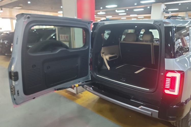 Used Formula Leopard Leopard 8 2025 Smart & Brave Flagship Edition 7 Seats