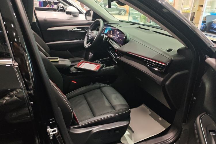 Used Buick Envision 2025 Encore Plus 28T Two-Wheel-Drive Platinum Edition
