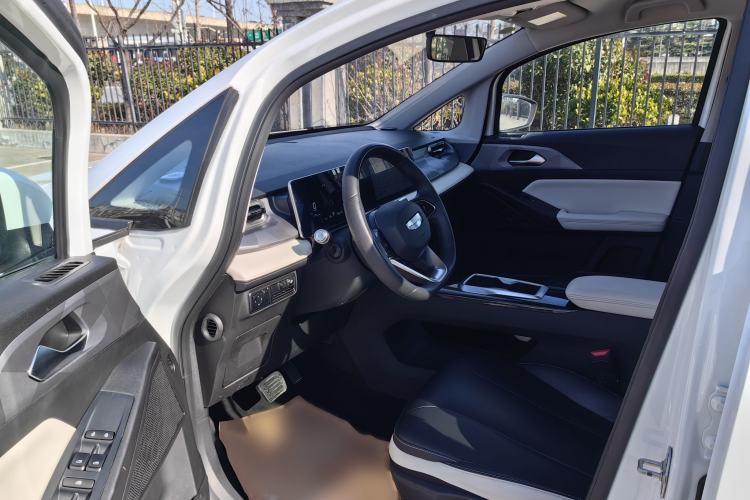 Used Geometry E Firefly 2024 301km Starlight
