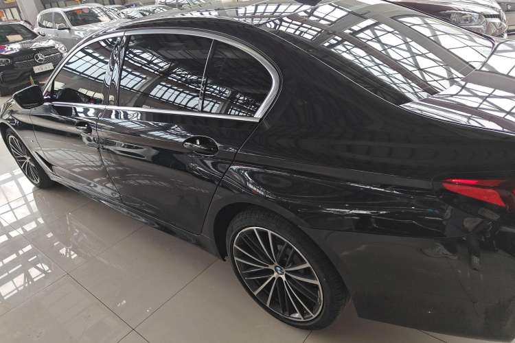 Used BMW 5 Series 2022 Second Facelift 530Li Leading Edition M Sport Package
