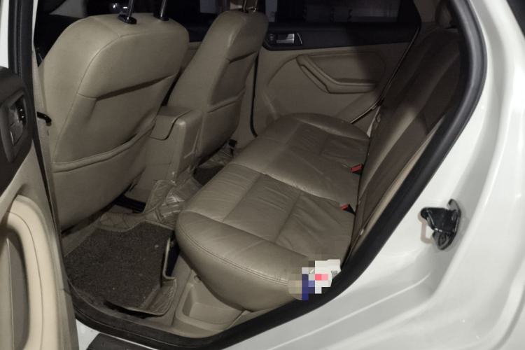 Used Ford Focus 2013 Sedan Classic 1.8L Manual Fashion Edition