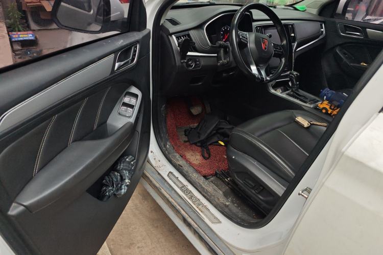 Used Roewe RX5 2018 20T Two-Wheel Drive Automatic Internet Smart Edition
