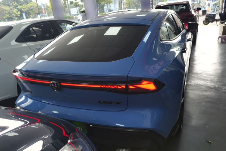 Used Changan UNI-V 2022 2.0T Leading-Speed Edition
