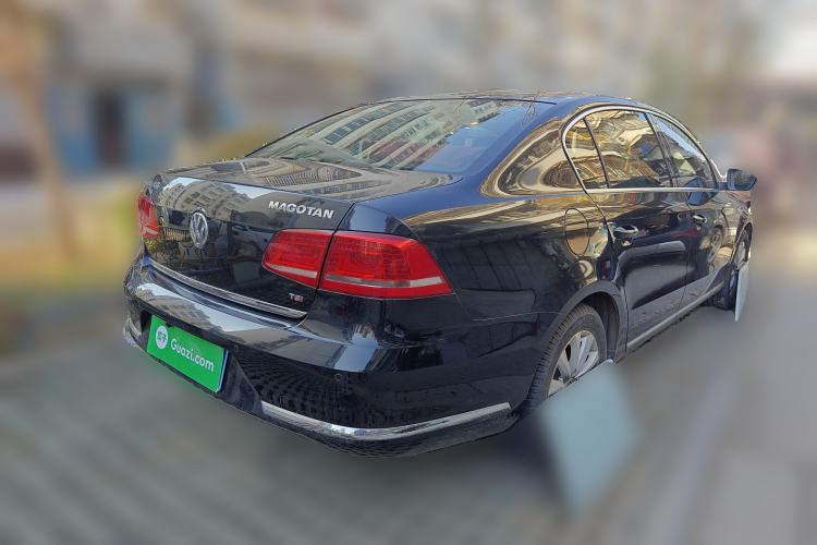 Used Volkswagen Magotan 2015 1.8TSI Advanced Model Rear Right 45 Deg