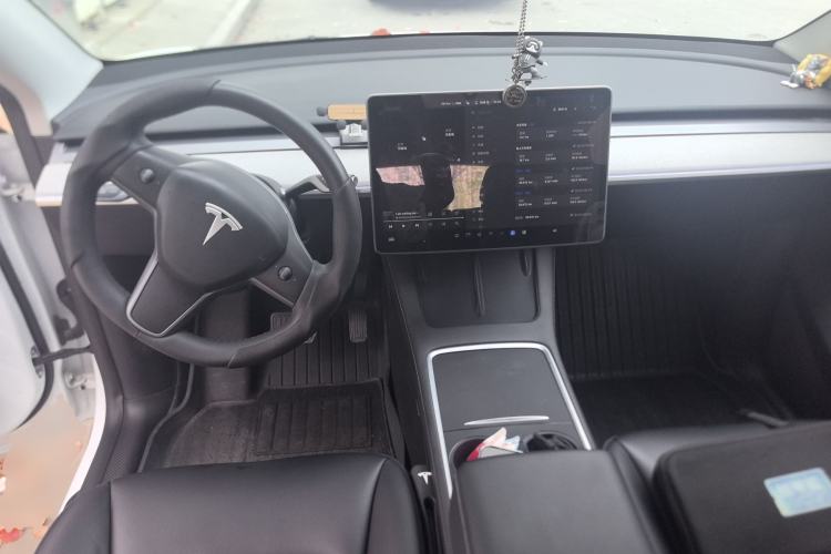 Used Tesla Model Y 2023 Rear-Wheel-Drive Version
