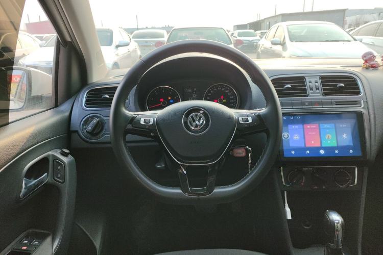 Used Volkswagen Polo 2016 1.6L Automatic Comfort Model Steering Wheel