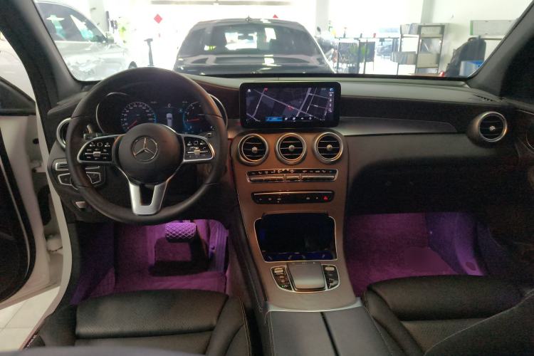 Used Mercedes-Benz GLC 2022 Facelift GLC 260 L 4MATIC Luxury Edition Center Console