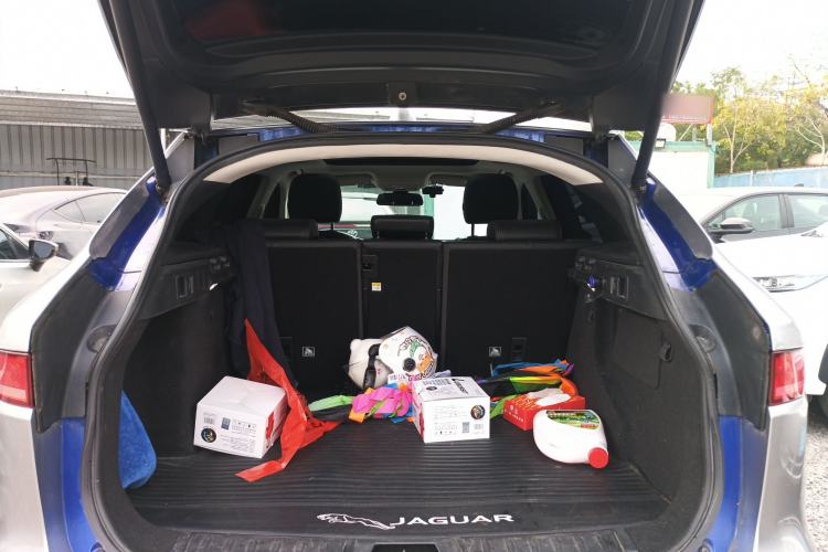 Used Jaguar F-PACE 2018 2.0T Four-Wheel Drive Urban Luxury Edition Trunk