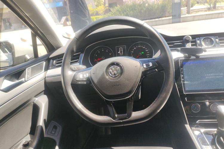 Used Volkswagen Magotan 2017 330TSI DSG Leading Model Steering Wheel