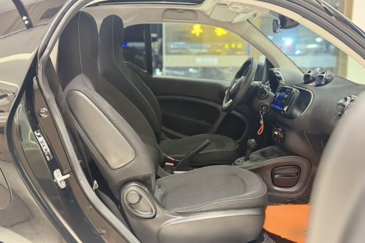 Used smart fortwo 2018 1.0L 52kW Hardtop Passion Edition China V Standard
