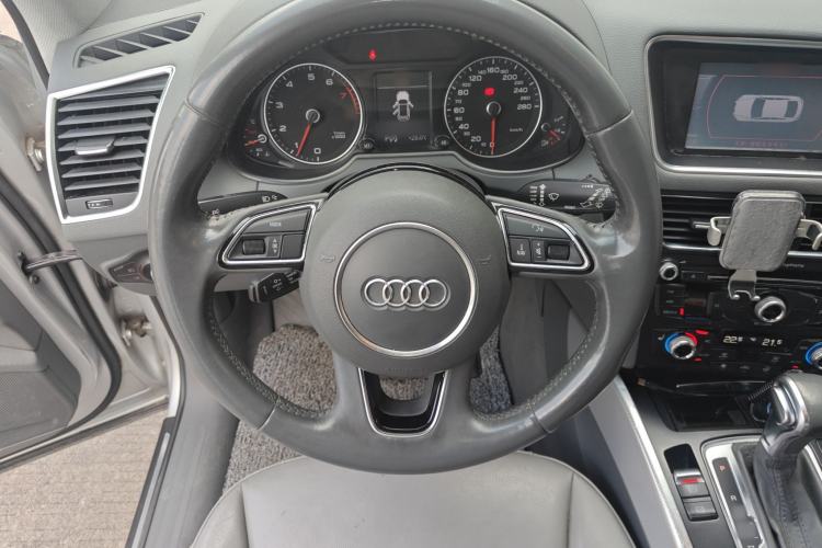 Used Audi Q5 2013 40 TFSI Technology Edition Steering Wheel