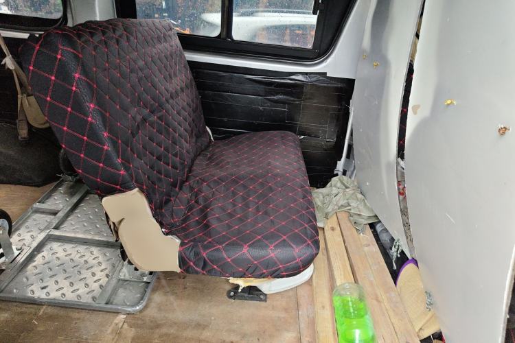 Used CHANGAN KAICHENG Ruixing M90 2017 2.0L Value Edition High-Roof 6-Seater Dual-Swing Doors 4G94S Left Rear Seat