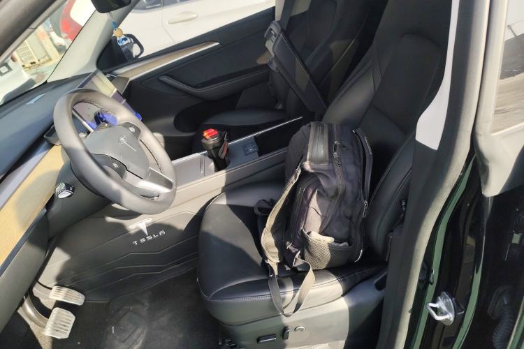 Used Tesla Model Y 2023 Long-Range All-Wheel-Drive Version
