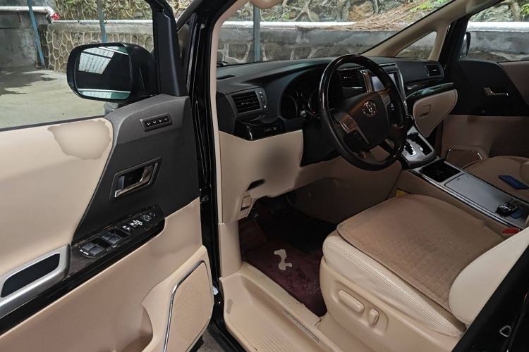 Used Toyota Alphard 2012 3.5L Luxury Edition
