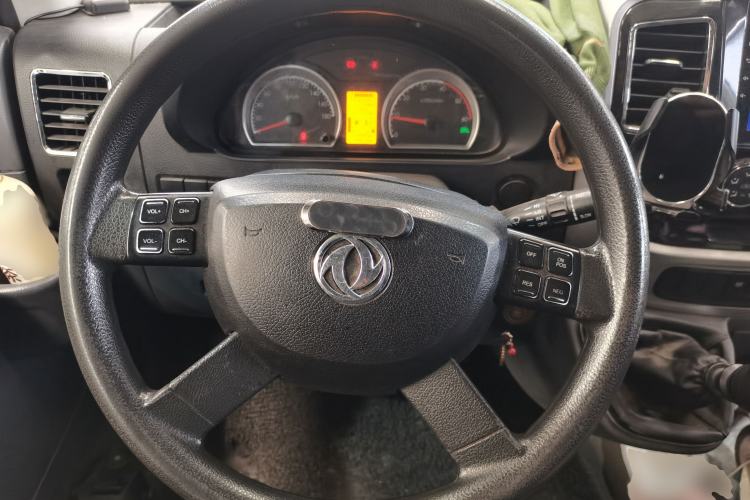 Used Dongfeng Yufeng 2023 V9+ 2.0T Manual Front-Drive Multi-Function Mid-Roof High-Roof 7/8/9-Seater
