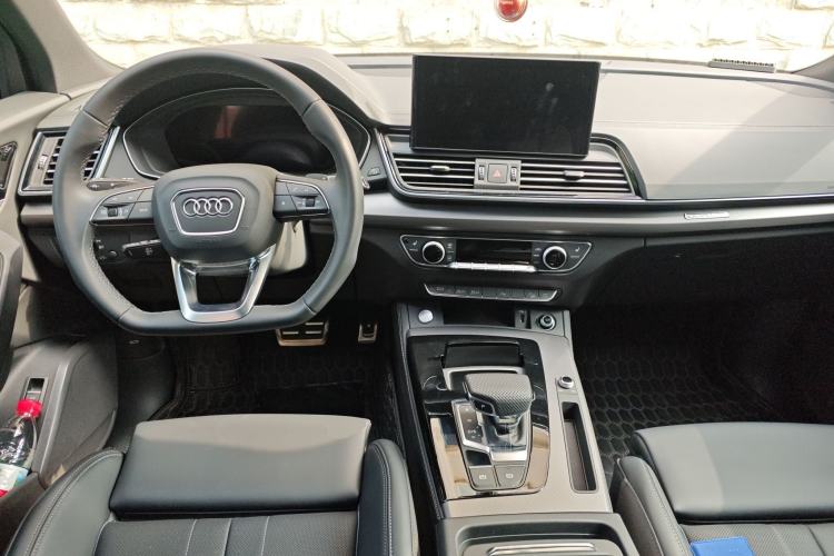 Used Audi Q5L 2025 40 TFSI Luxury Dynamic Edition Center Console