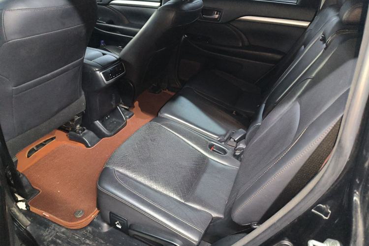 Used Toyota Highlander 2018 2.0T Four-Wheel Drive Luxury Edition 7 Seats China V Emission Standard
