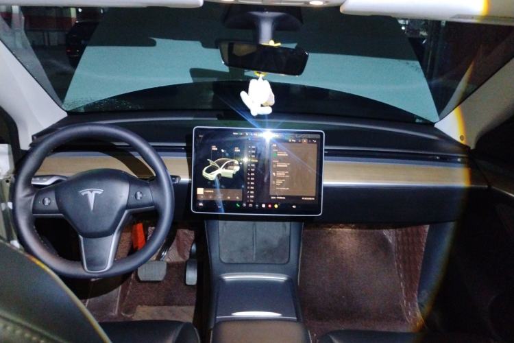 Used Tesla Model Y 2021 Long-Range All-Wheel-Drive Version 3D7
