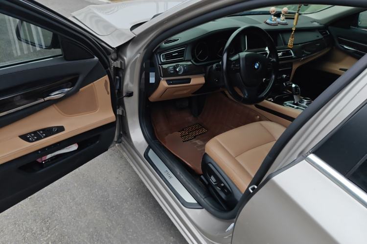 Used BMW 7 Series 2014 730Li Premium Edition Driver Seat