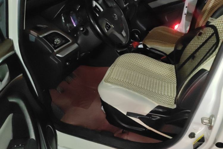 Used HYOSOW H3 2017 1.5L Manual Comfort Sunroof Version Driver Seat