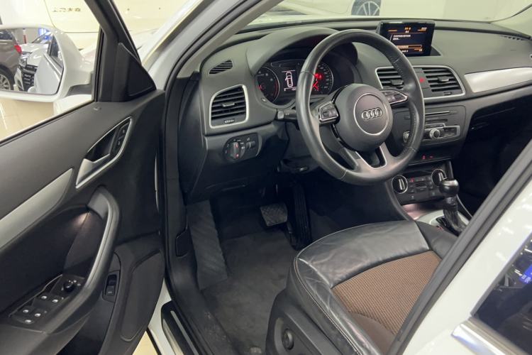 Used Audi Q3 2018 30th Anniversary Edition 30 TFSI Fashion Model Driver Seat