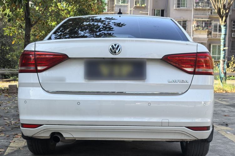 Used Volkswagen Lavida 2015 1.6L Manual Comfort Edition
