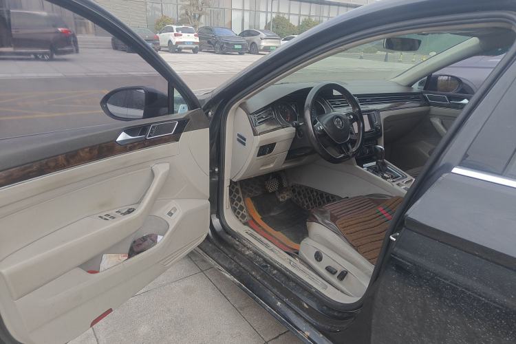 Used Volkswagen Magotan 2017 330TSI DSG Luxury Model Driver Seat