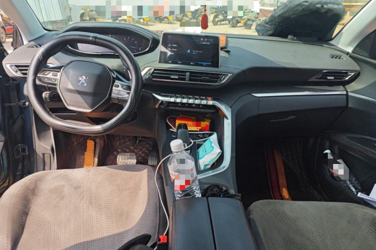 Used Peugeot 5008 2017 350THP 7-Seater Elite Edition Center Console