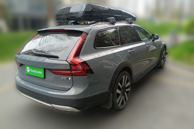 Used Volvo V90 2023 Cross Country B5 AWD Prestige Edition