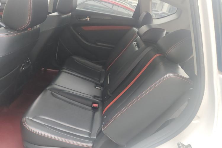 Used Dongfeng Fengon 580 2021 Revised ☆ Star Edition 1.5T Automatic Luxury Version Left Rear Seat