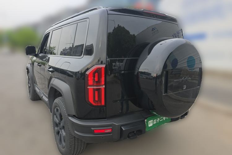 Used Formula Leopard 5 2023 Navigator Edition Rear Left 45 Deg