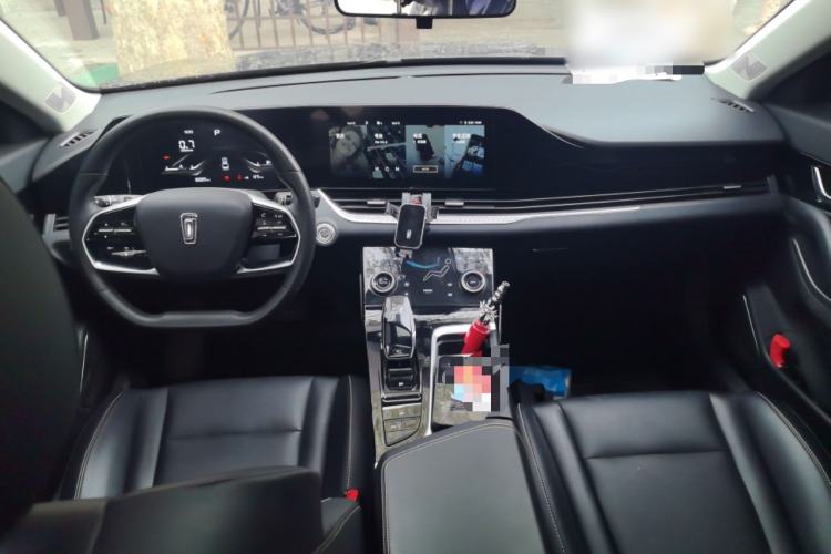 Used Bestune B70 2023 3rd Generation 1.5T Automatic Enjoyment Version 70th Anniversary Edition Center Console