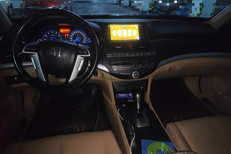 Used Honda Crosstour 2012 2.4L Luxury Edition Center Console