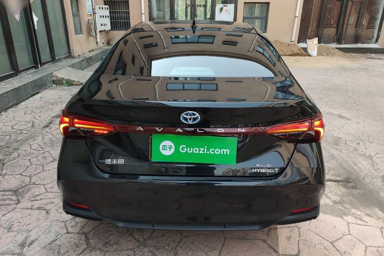 Used Toyota Avalon 2019 Dual-Engine 2.5L XLE Prestige Version China VI Standard Rear