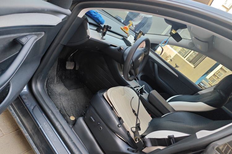 Used Tesla Model Y 2024 Long-Range All-Wheel-Drive Version