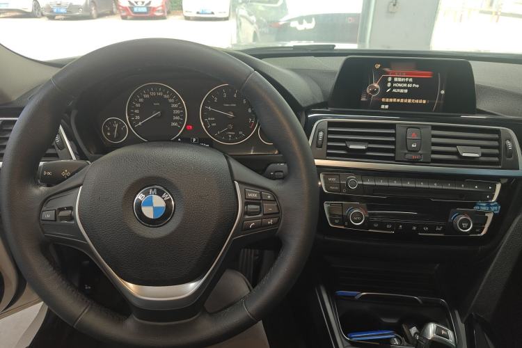 Used BMW 3 Series 2016 320Li Fashion Model Center Console