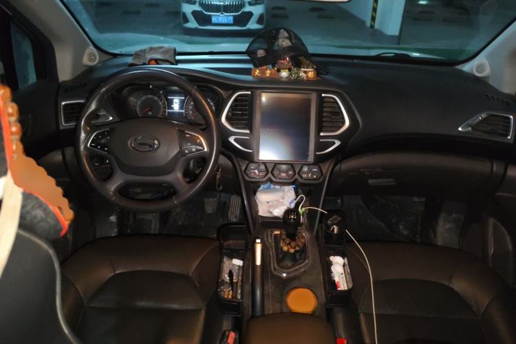 Used GAC Trumpchi GS4 2017 235T Manual Two-Wheel Drive Luxury Edition Center Console