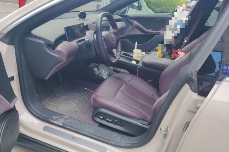 Used Nio ET5 2022 75 kWh Left Front Seat